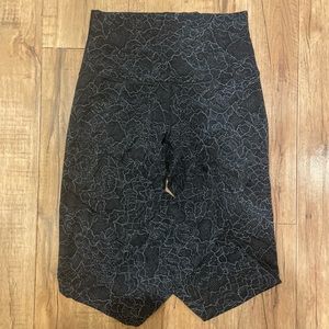 Lace print lulu align leggings
